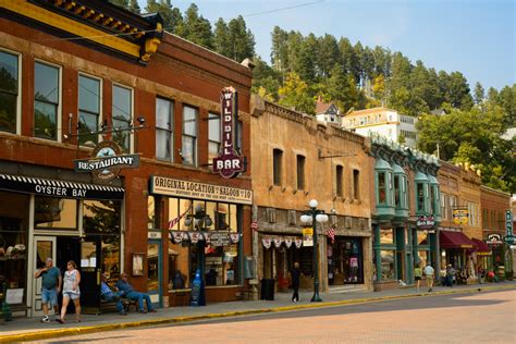 best small towns in south dakota.